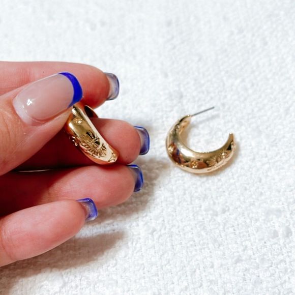 Boho gold hoop earrings M232 - Picture 3 of 3